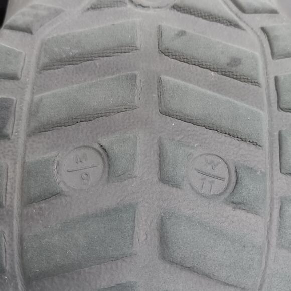 Crocs Classic Adult Unisex Lined Clog Sandal Black - Picture 5 of 6